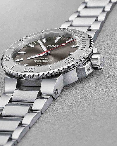 Oris Aquis Date Relief  01 733 7730 4153-07 8 24 05PEB